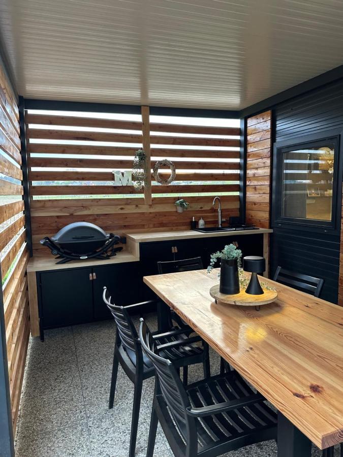 Magnolia House By The River Metlika Exterior foto